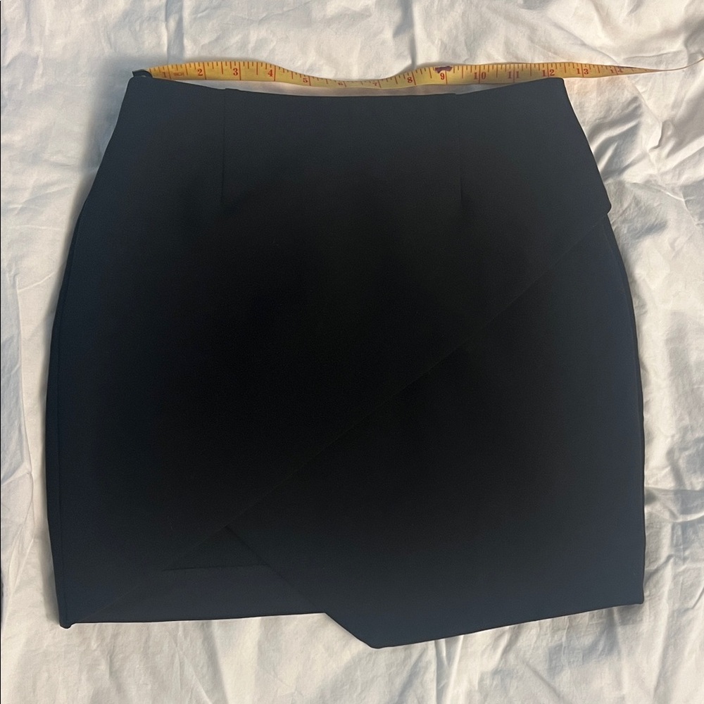 TALULAH Chic Black Pencil Skirt